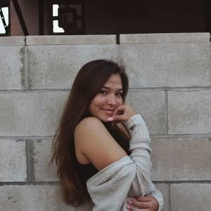 Meet your Posher, Crystal